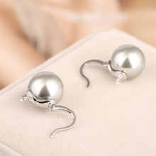 Load image into Gallery viewer, Fashion Explosion Single Pearl Ear Hoop Earring Women Earrings Jewelry
