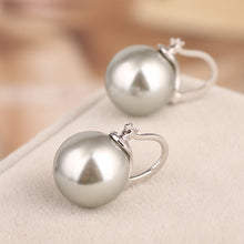 Load image into Gallery viewer, Fashion Explosion Single Pearl Ear Hoop Earring Women Earrings Jewelry
