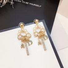 Load image into Gallery viewer, Women&#39;s earrings pearl earrings
