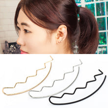 Load image into Gallery viewer, Harajuku Line Curve Piercing Wave Ear Clip
