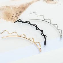 Load image into Gallery viewer, Harajuku Line Curve Piercing Wave Ear Clip
